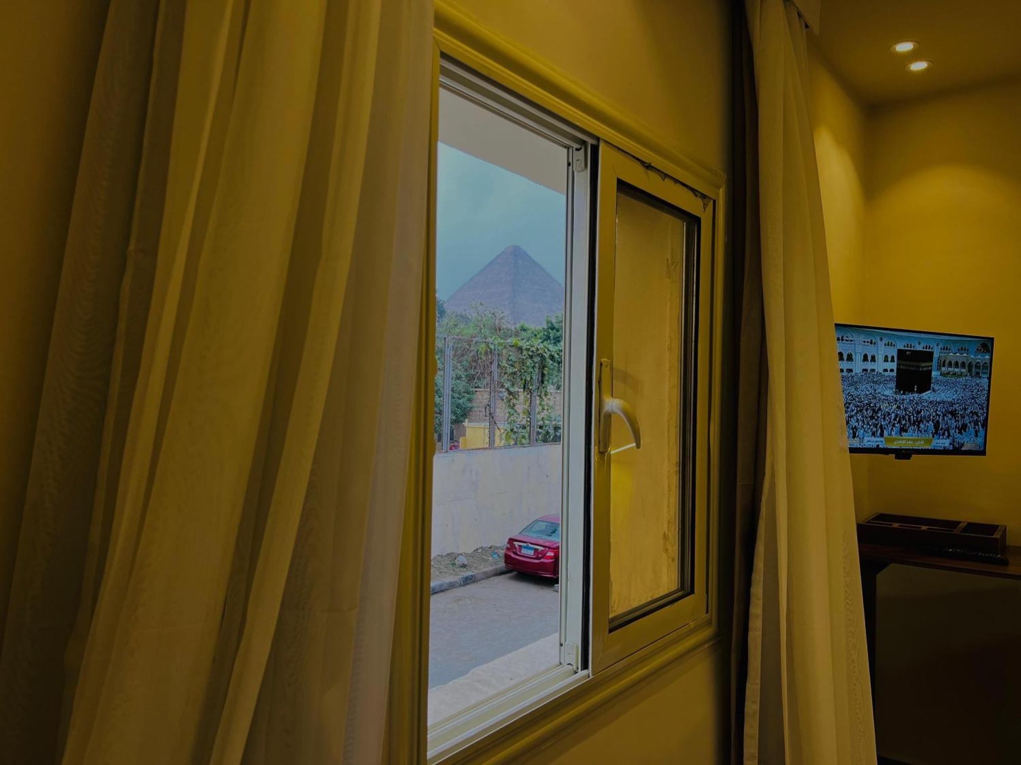 Great Scarab Pyramids View Hotel Kafrat al Jabal Exterior photo
