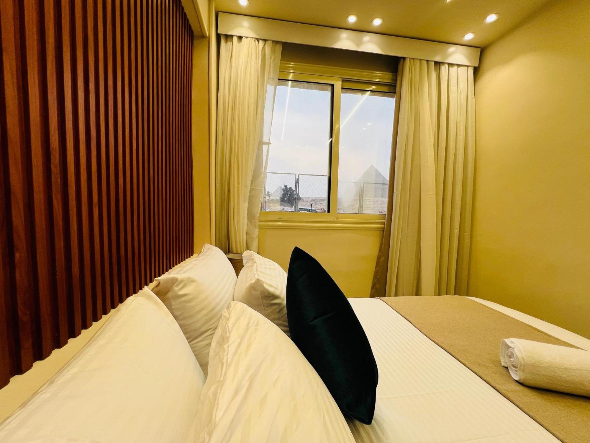 Great Scarab Pyramids View Hotel Kafrat al Jabal Exterior photo
