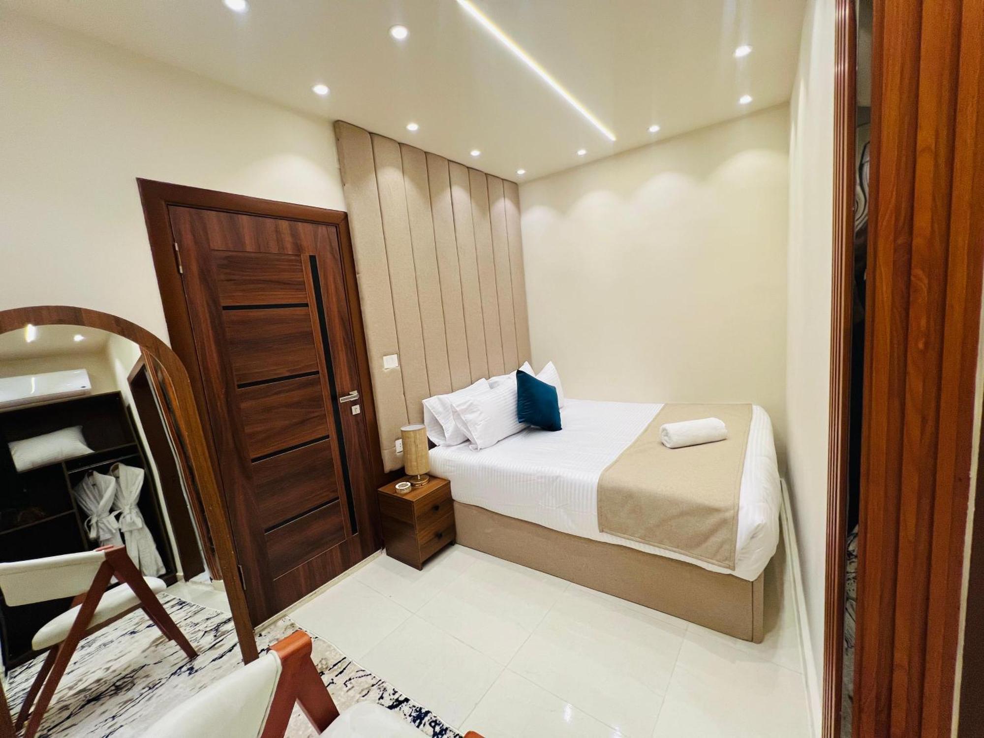 Great Scarab Pyramids View Hotel Kafrat al Jabal Exterior photo