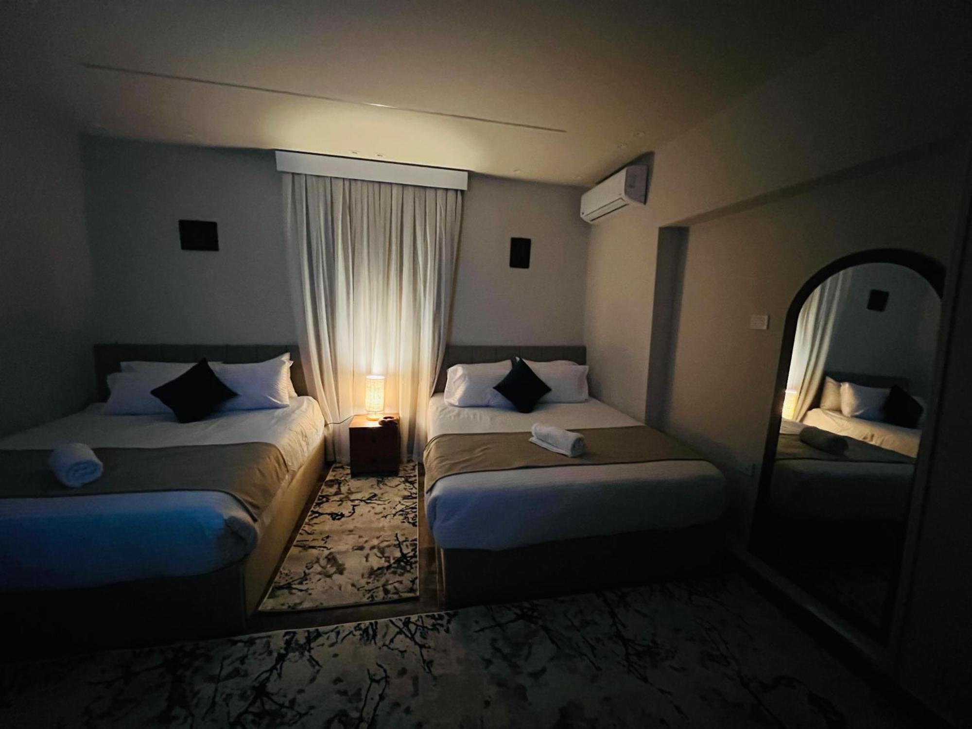 Great Scarab Pyramids View Hotel Kafrat al Jabal Exterior photo