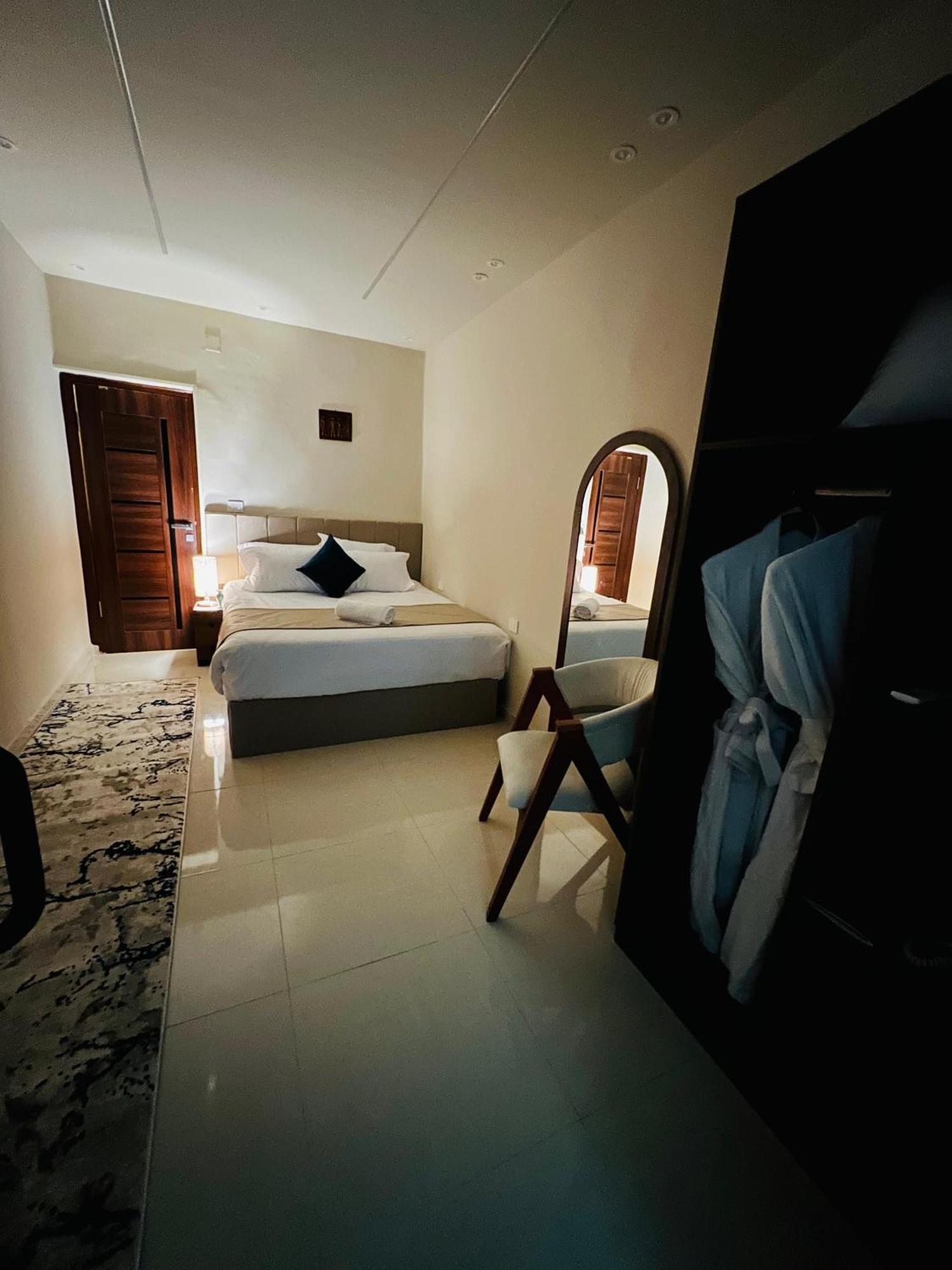 Great Scarab Pyramids View Hotel Kafrat al Jabal Exterior photo