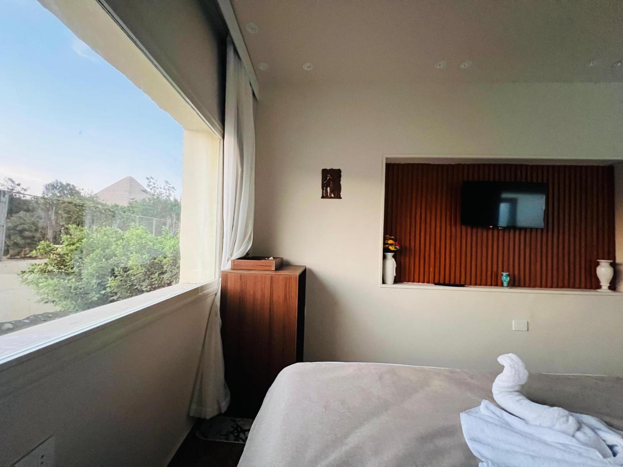 Great Scarab Pyramids View Hotel Kafrat al Jabal Exterior photo