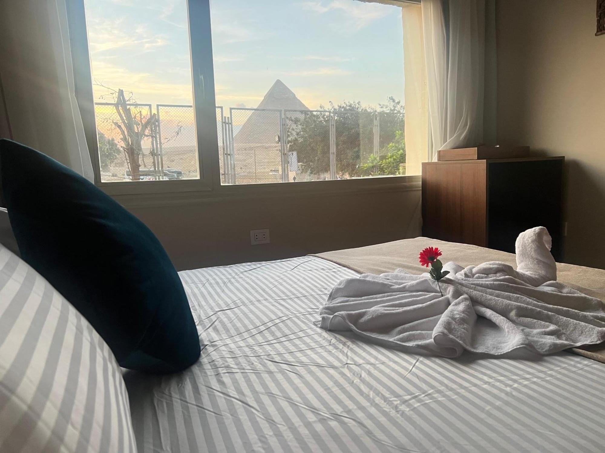 Great Scarab Pyramids View Hotel Kafrat al Jabal Exterior photo